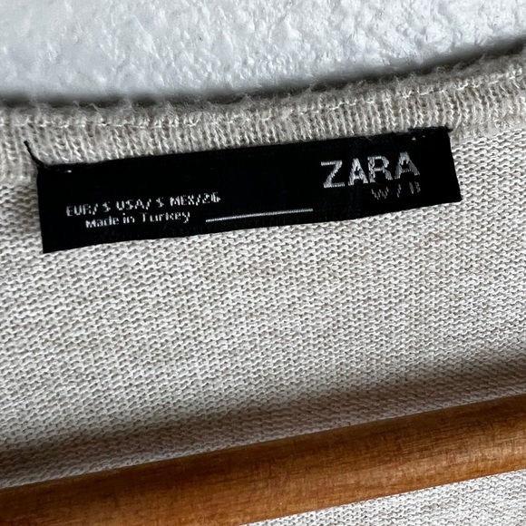 ZARA Gray Rhinestone Embellished Pullover V-neck Light Comfy Sweater - Picture 6 of 6